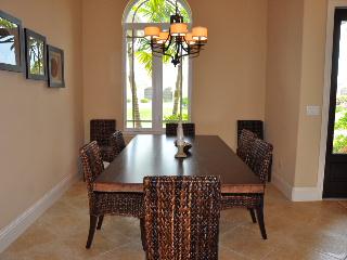 Marco Island Luxury Villa 4 Bedrooms Sleeps 8 Walk to Beach